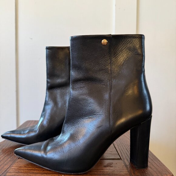 Tory Burch Penelope Point Tor Bootie Black Leather Gold Logo Size 9.5 - Picture 4 of 9